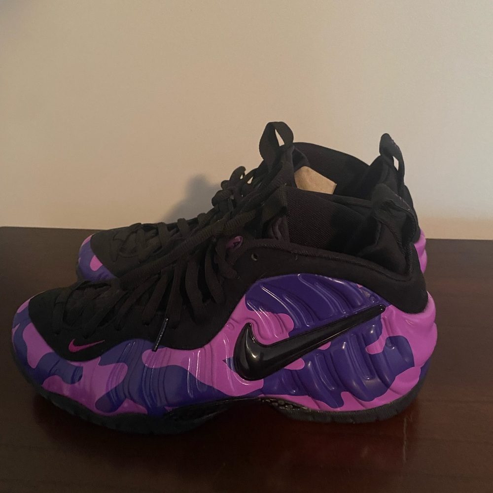 Purple Camo Nike foam posits  size 8.5